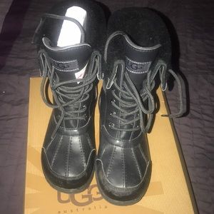 Ugg boys size 3 butte boots